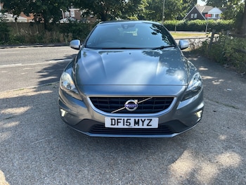 Used Volvo V40 2015 for sale - 79261215: Photo