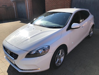 Used Volvo V40 2015 for sale - 76026286: Photo 2