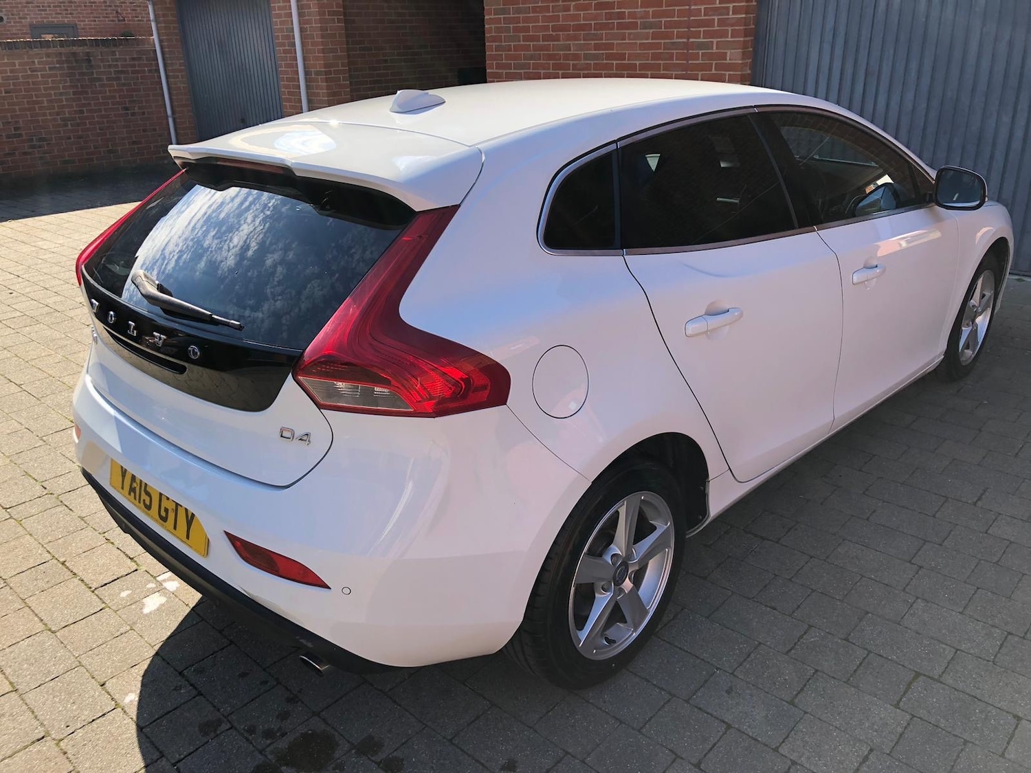 Used Volvo V40 2015 for sale - 76026286: Photo 6