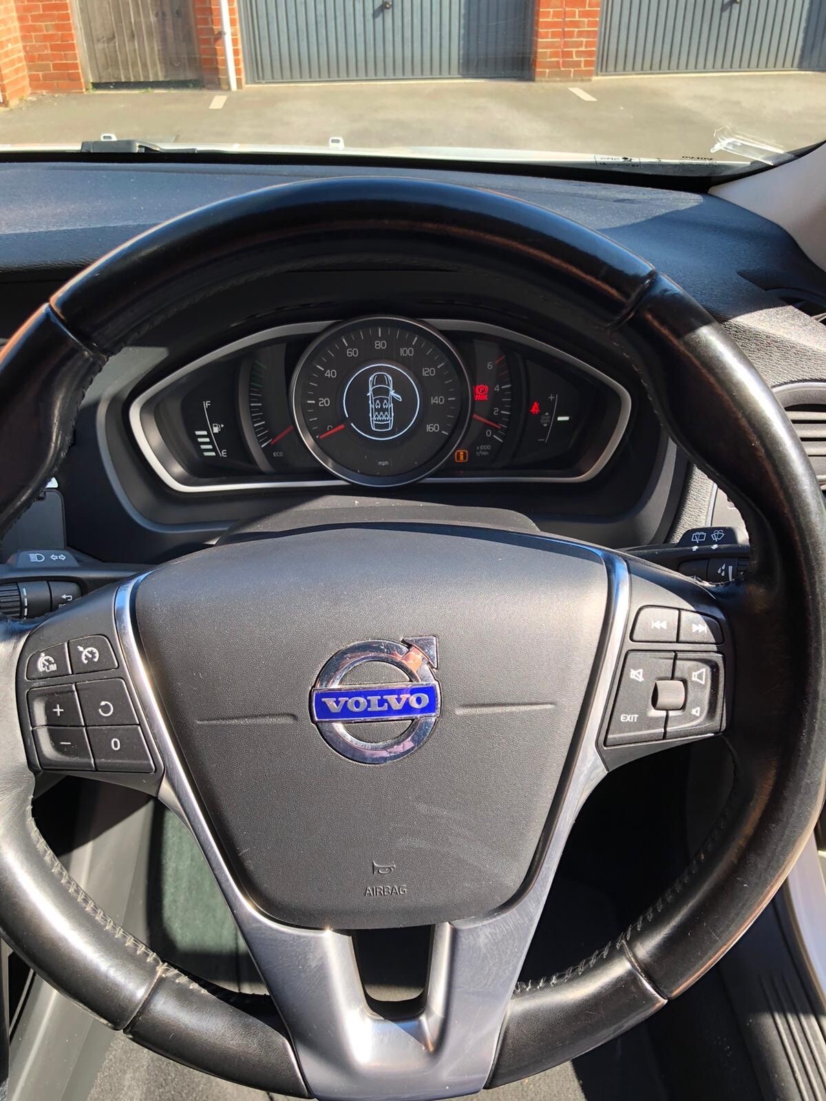 Used Volvo V40 2015 for sale - 76026286: Photo 9