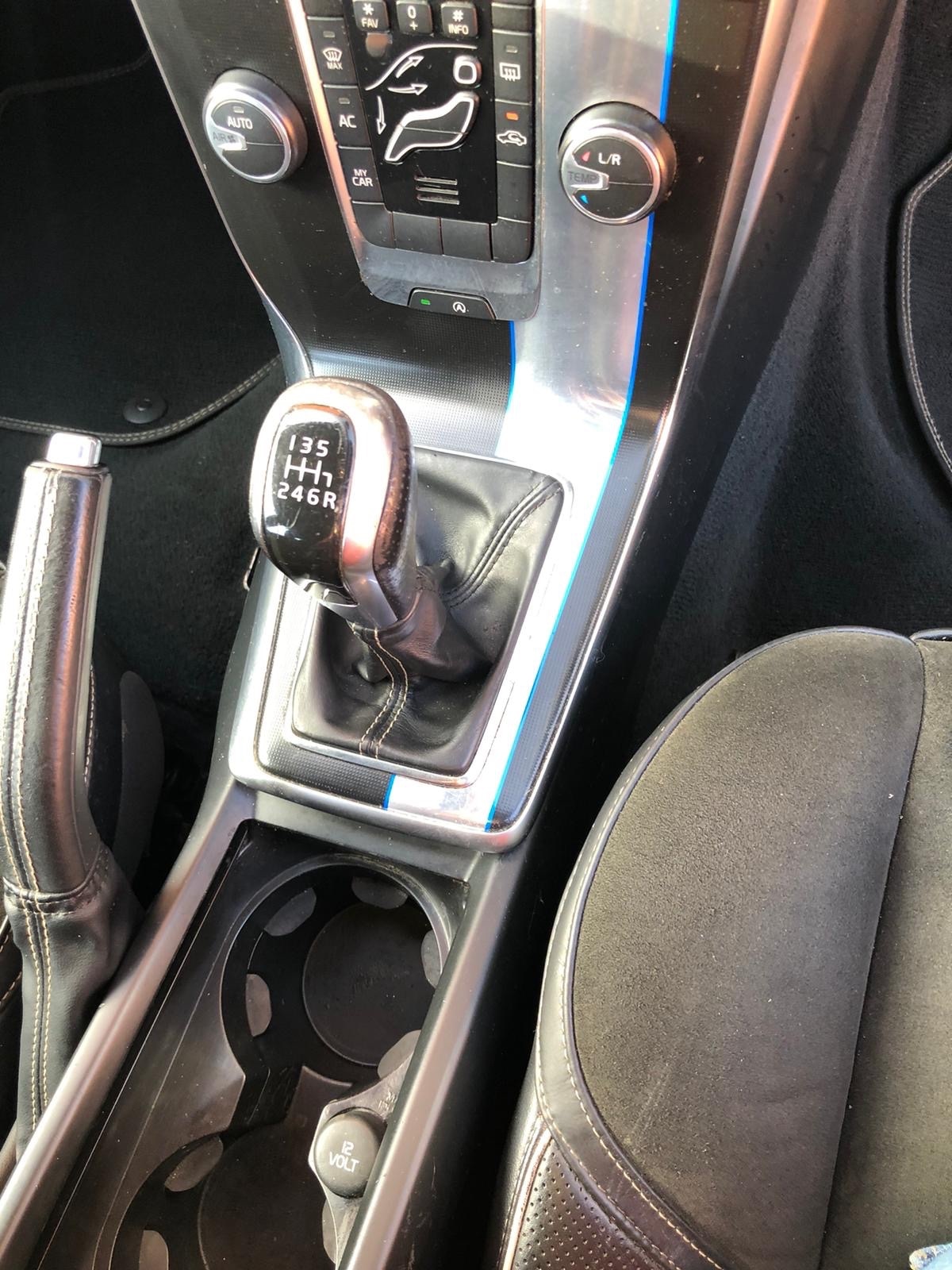 Used Volvo V40 2015 for sale - 76722756: Photo 17