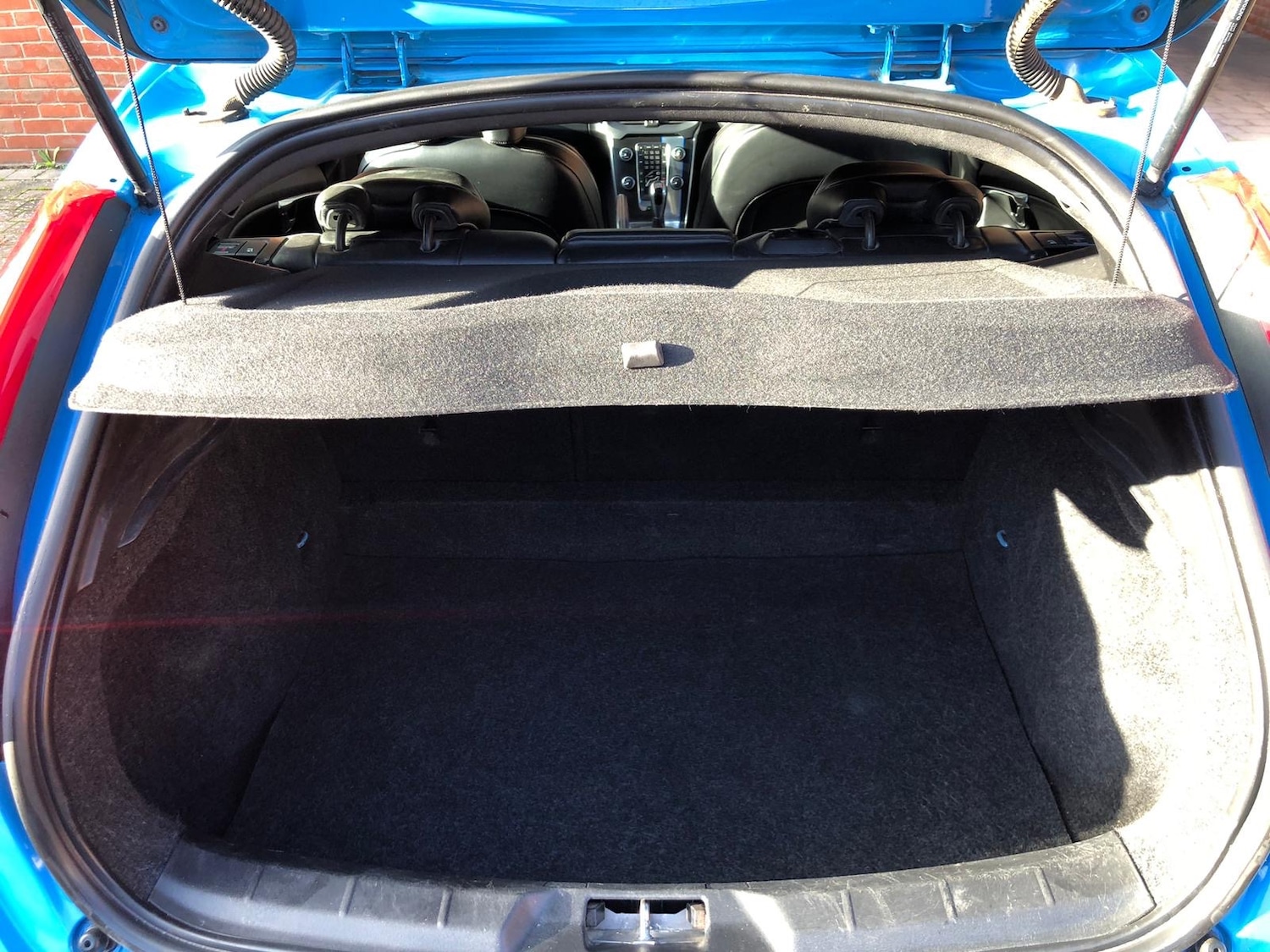 Used Volvo V40 2015 for sale - 76722756: Photo 8