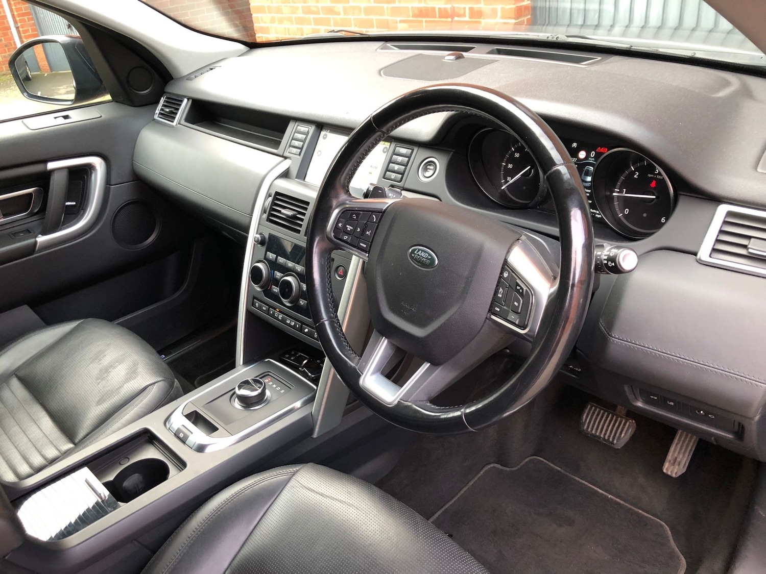 Used Land Rover Discovery Sport 2018 for sale - 76588225: Photo 9