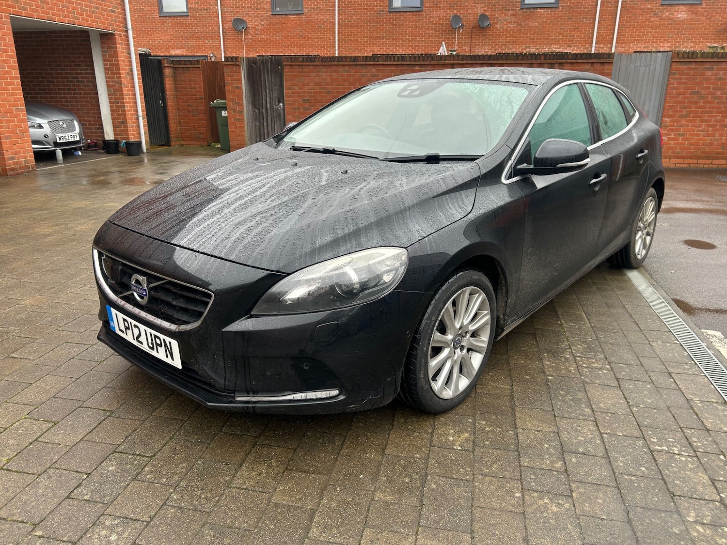 Used Volvo V40 2012 for sale - 77593078: Photo 2