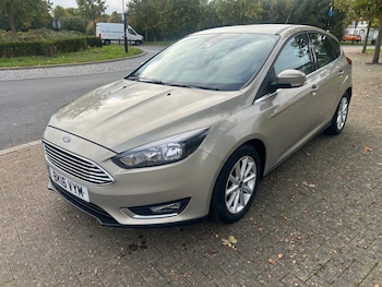 2016 (16) - 1.0 EcoBoost Titanium 5dr