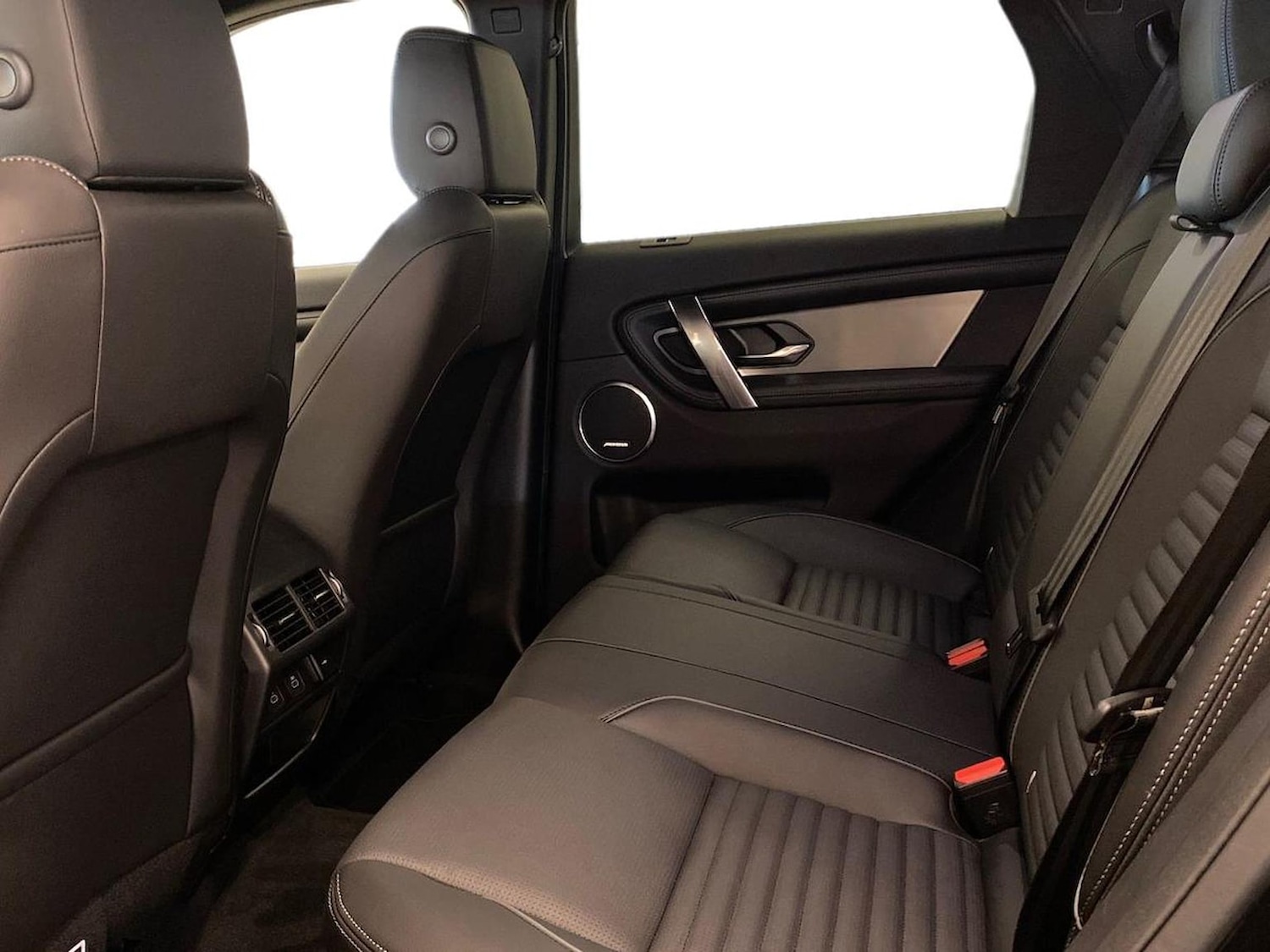 Used Land Rover Discovery Sport 2025 for sale - 78202055: Photo 6