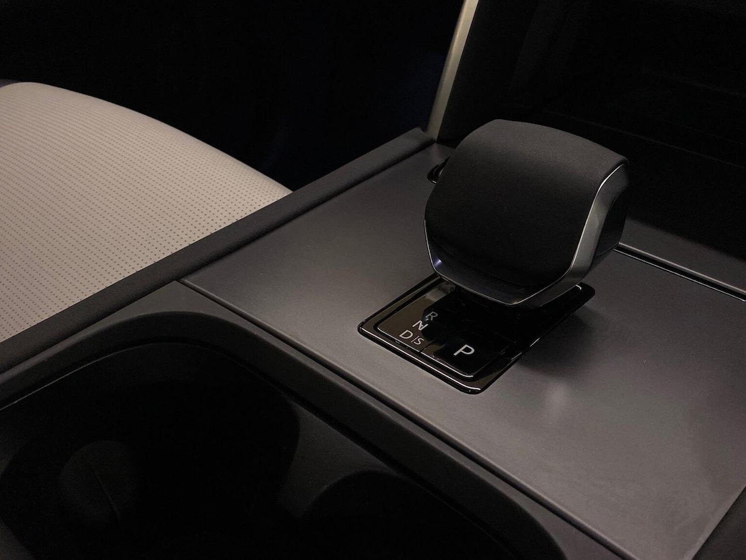 Used Land Rover Discovery Sport 2025 for sale - 76650250: Photo 13