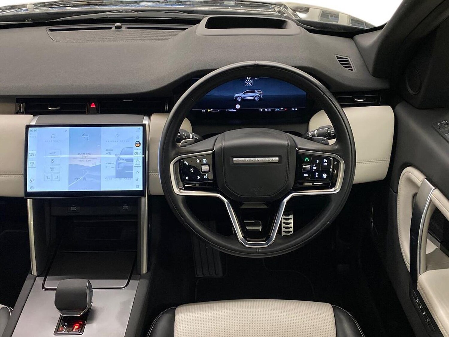 Used Land Rover Discovery Sport 2025 for sale - 76650250: Photo 15