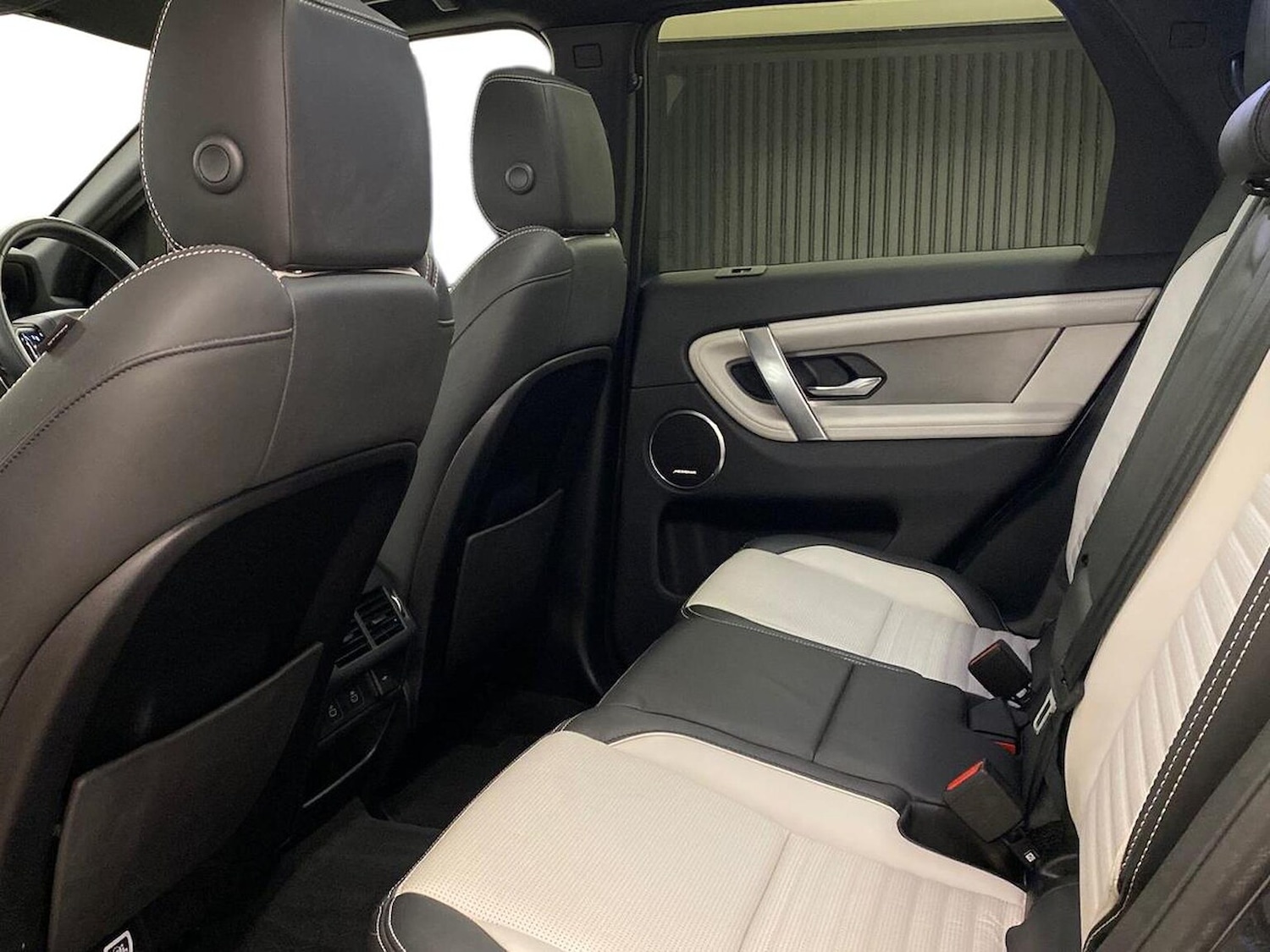 Used Land Rover Discovery Sport 2025 for sale - 76650250: Photo 4