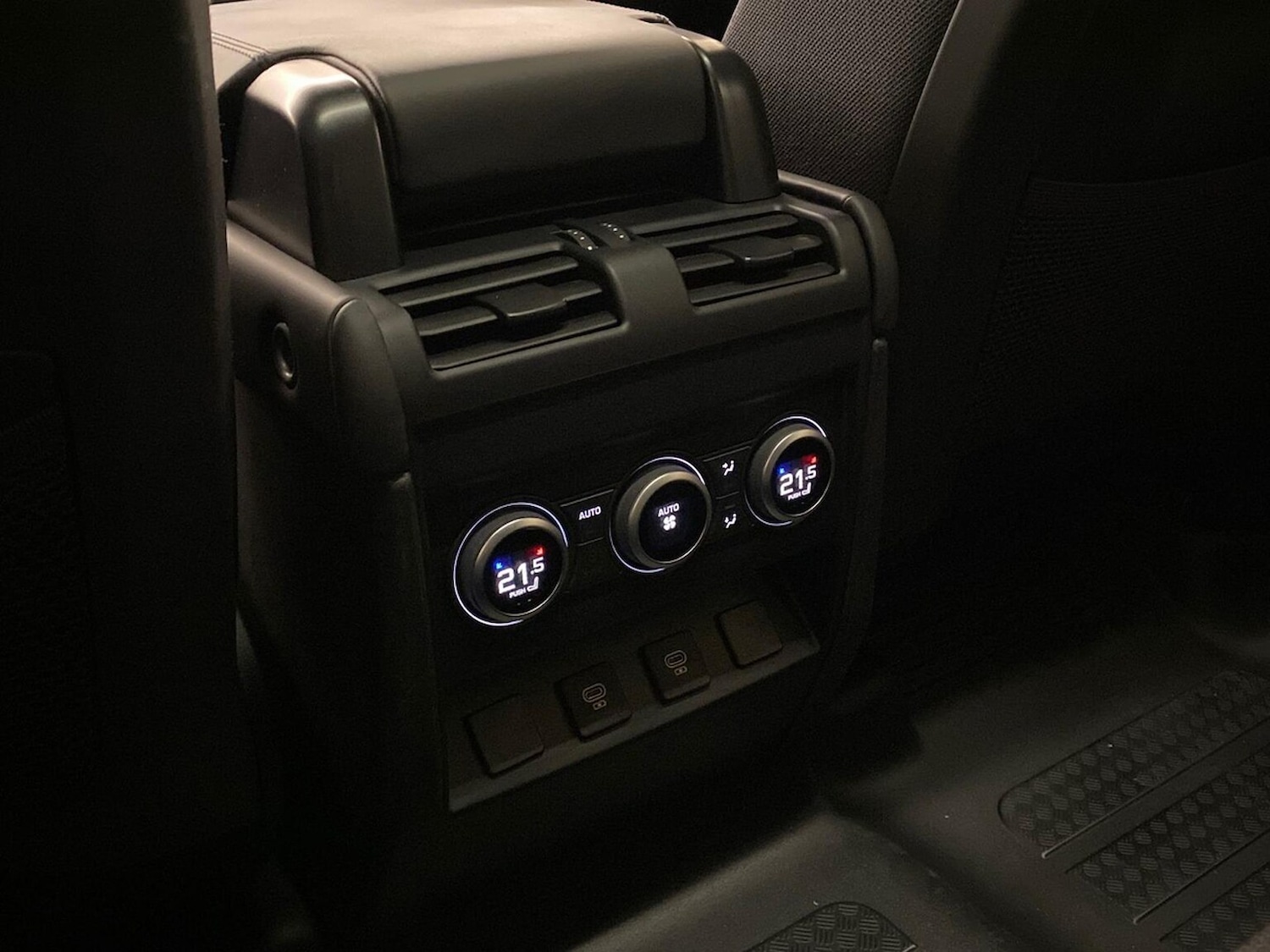 Used Land Rover Defender 2024 for sale - 77014907: Photo 20