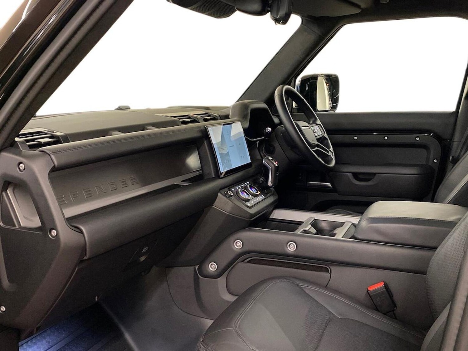 Used Land Rover Defender 2024 for sale - 77014907: Photo 5