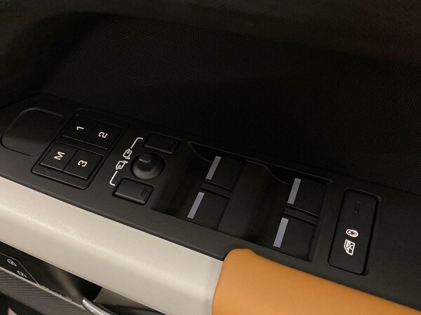 Used Land Rover Defender 2024 for sale - 76324600: Photo 25