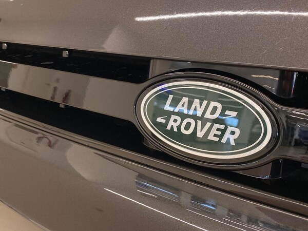 Used Land Rover Defender 2024 for sale - 76324600: Photo 32