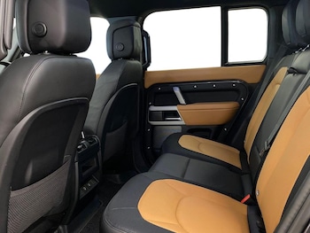 Used Land Rover Defender 2024 for sale - 76324600: Photo
