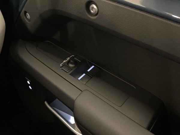 Used Land Rover Defender 2025 for sale - 76170663: Photo 25