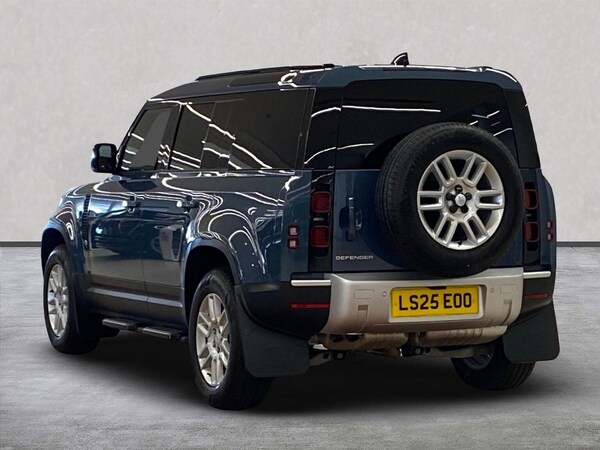 Used Land Rover Defender 2025 for sale - 76170663: Photo 2