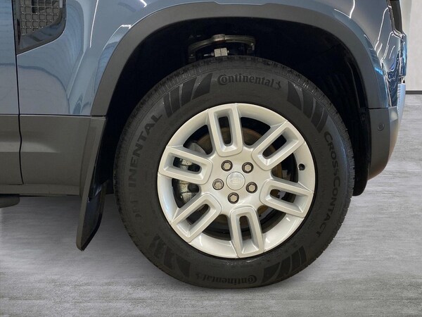 Used Land Rover Defender 2025 for sale - 76170663: Photo 8