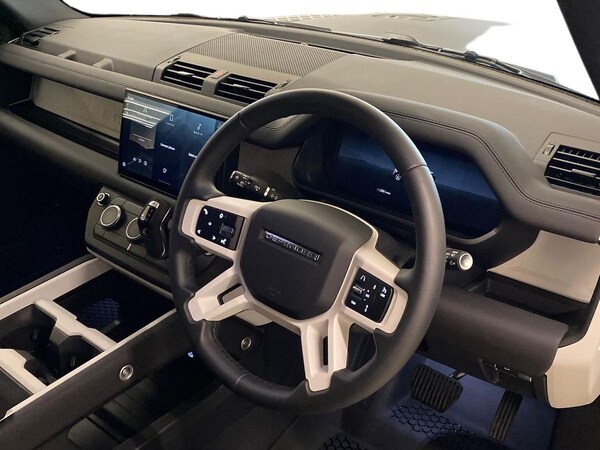 Used Land Rover Defender 2025 for sale - 76170663: Photo 9
