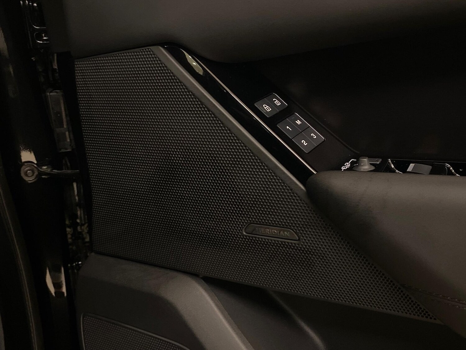 Used Land Rover Range Rover Velar 2025 for sale - 75436835: Photo 24