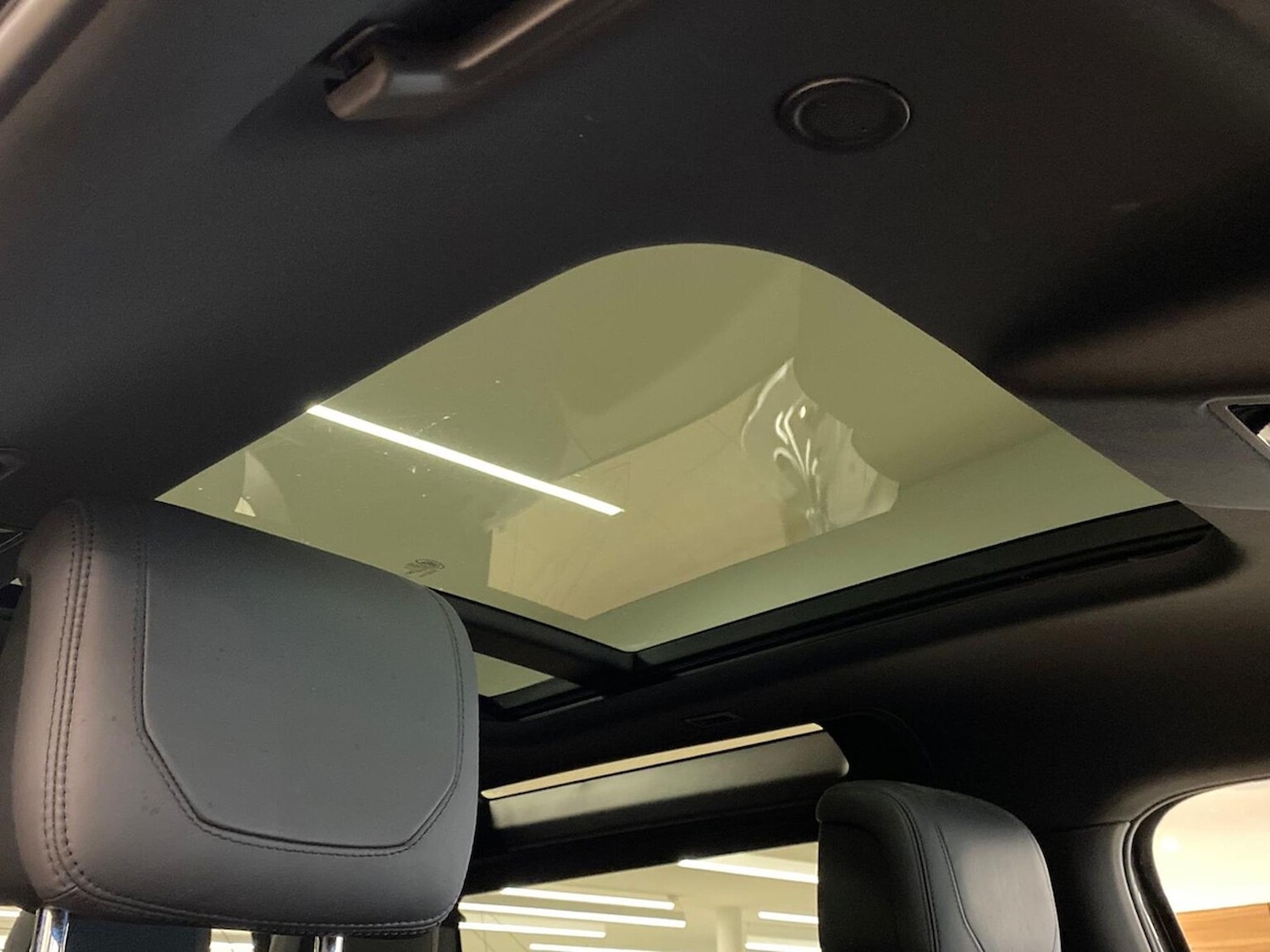 Used Land Rover Defender 2023 for sale - 76536649: Photo 21