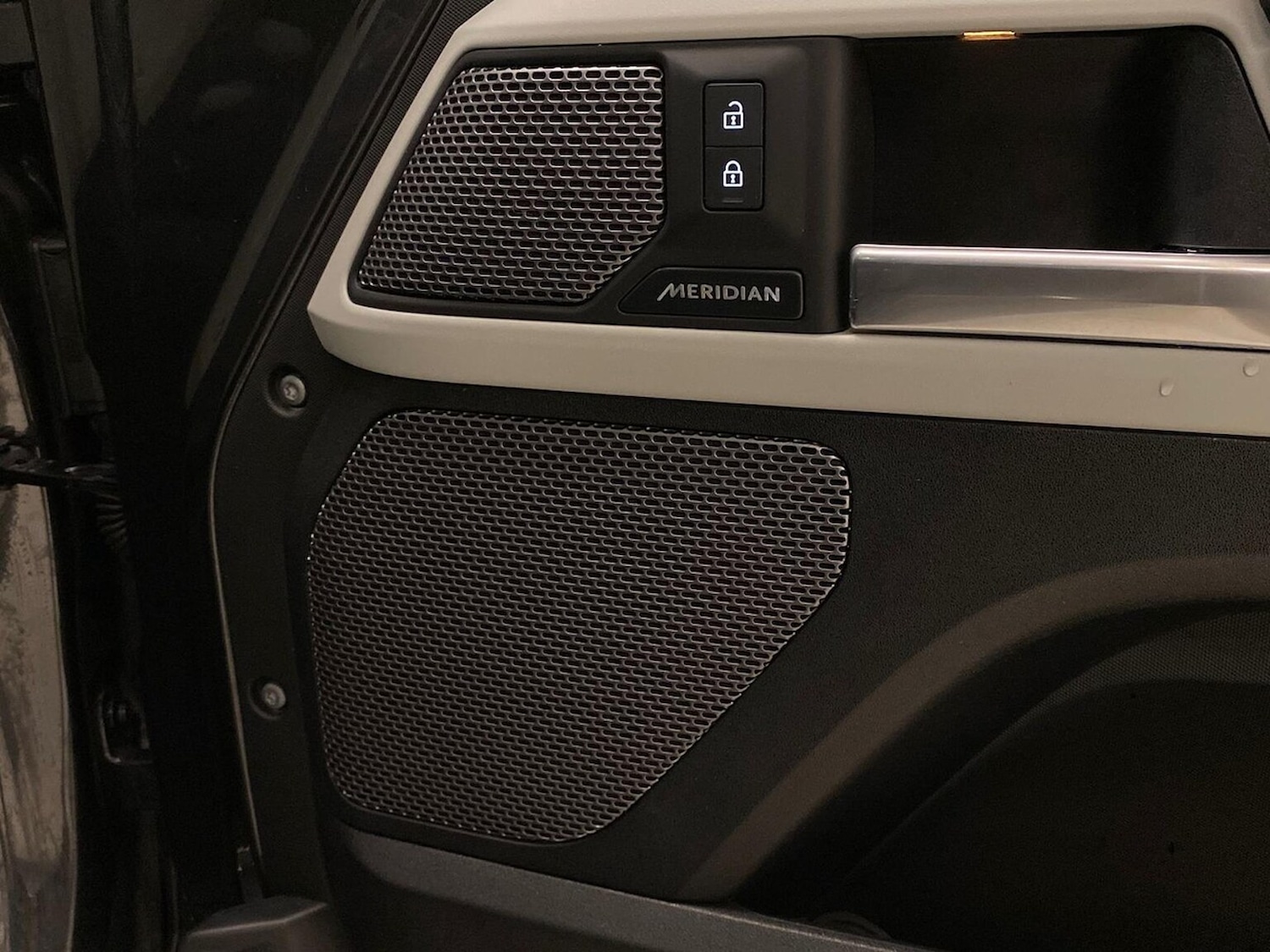 Used Land Rover Defender 2023 for sale - 76536649: Photo 24