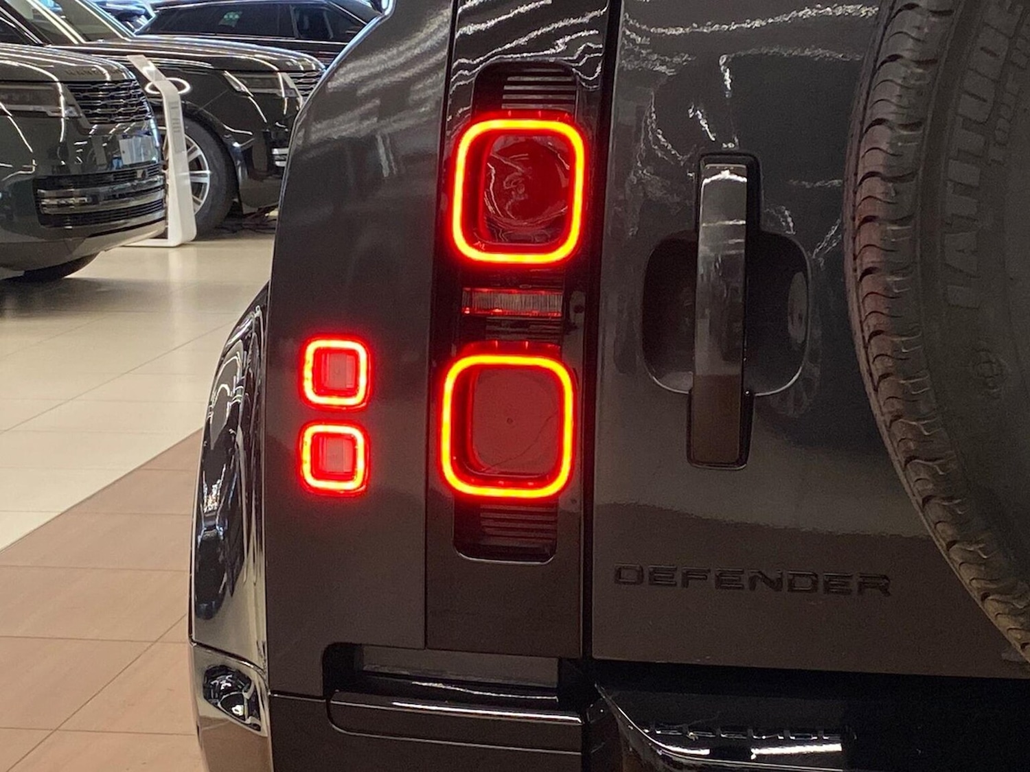 Used Land Rover Defender 2023 for sale - 76536649: Photo 26