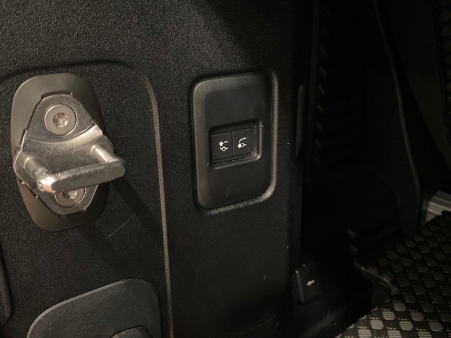 Used Land Rover Defender 2023 for sale - 76536649: Photo 27