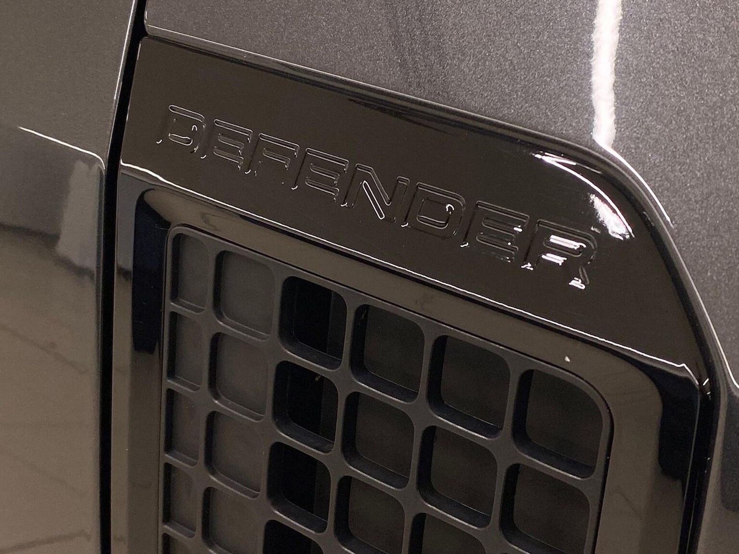 Used Land Rover Defender 2023 for sale - 76536649: Photo 32