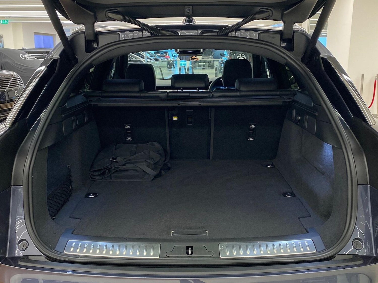 Used Land Rover Range Rover Velar 2025 for sale - 78191529: Photo 12