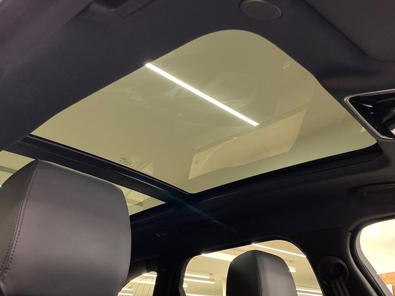 Used Land Rover Range Rover Velar 2025 for sale - 78191529: Photo 23