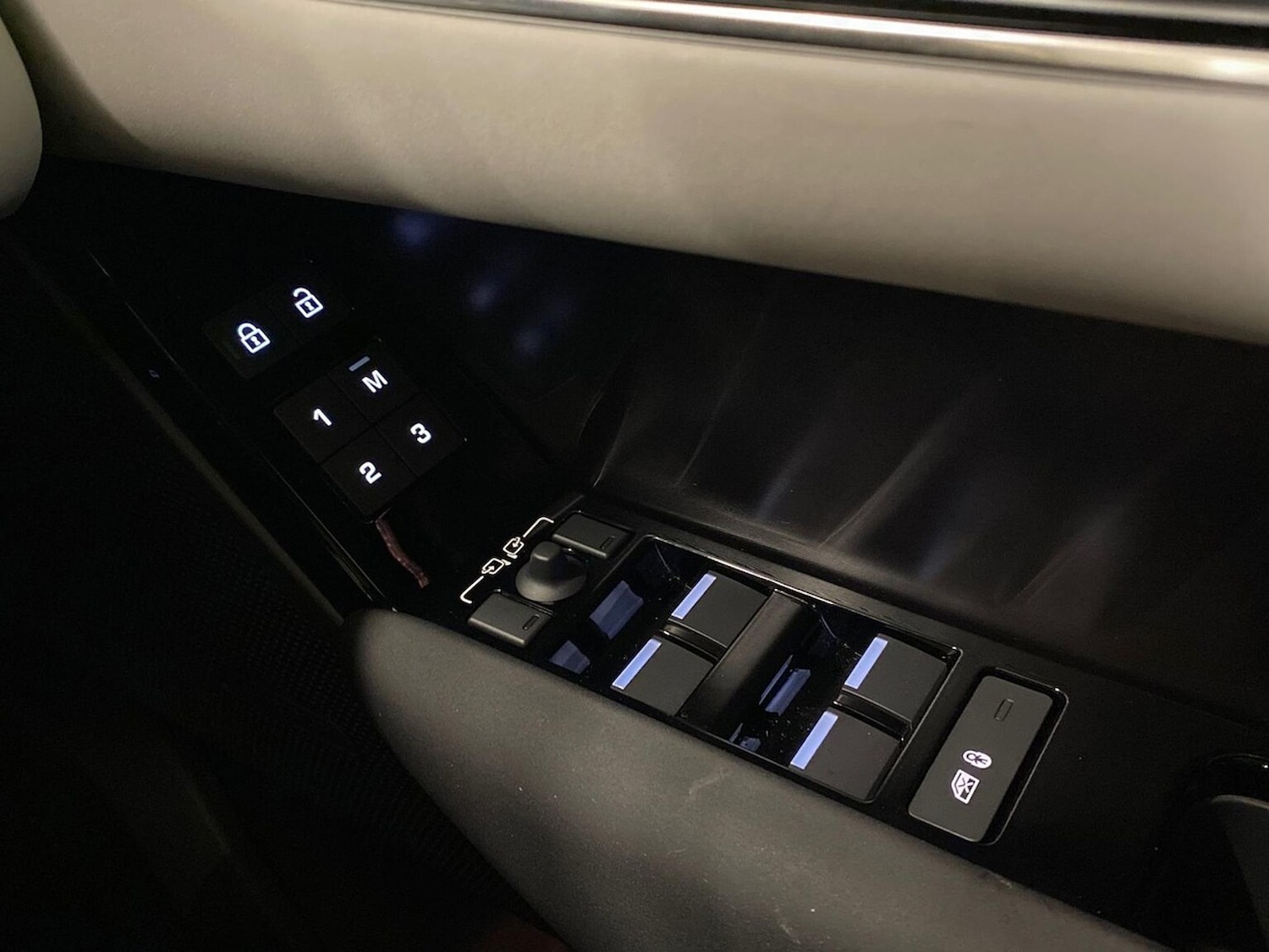 Used Land Rover Range Rover Velar 2025 for sale - 78191529: Photo 39