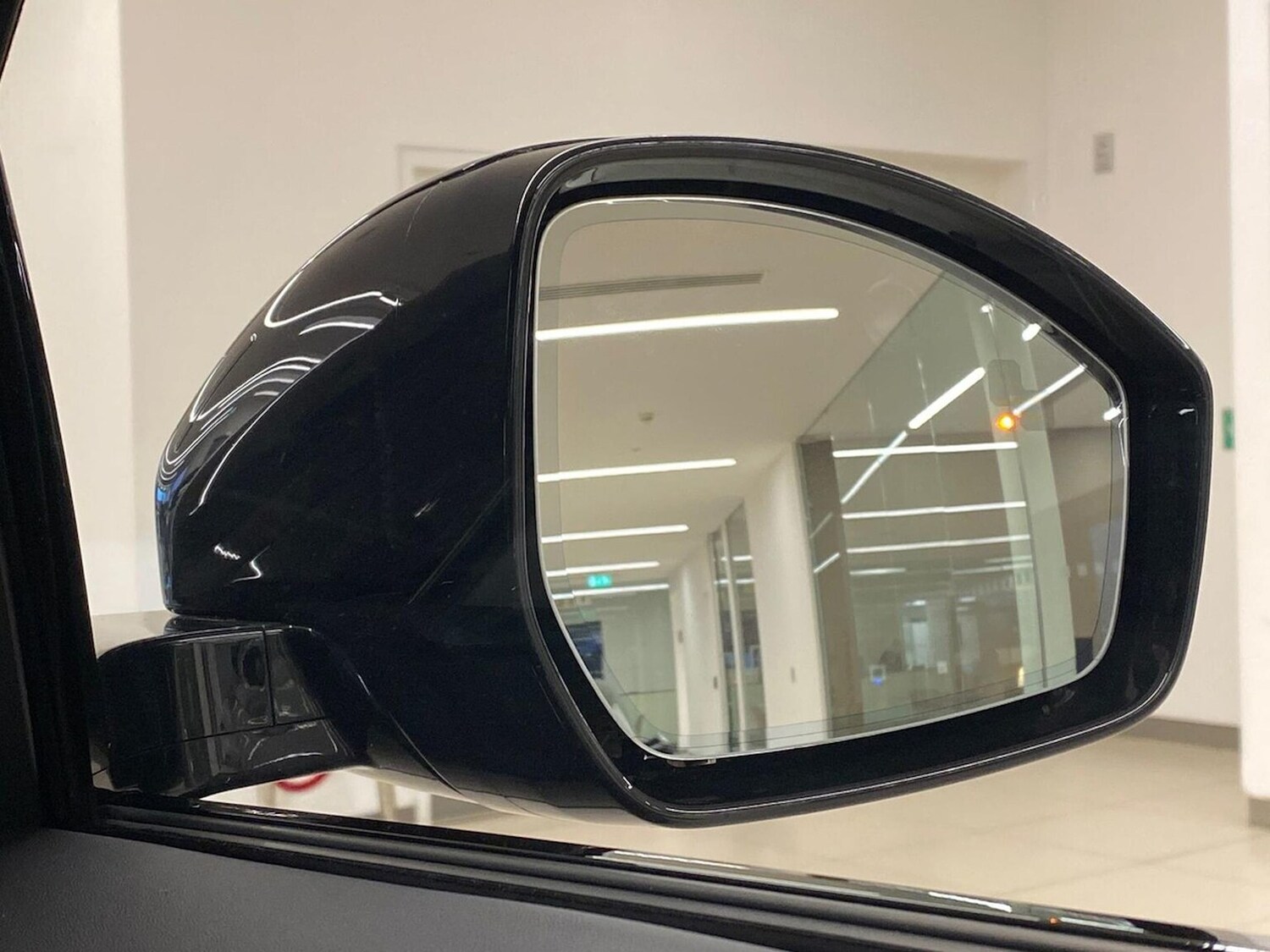 Used Land Rover Range Rover Velar 2025 for sale - 78191529: Photo 40