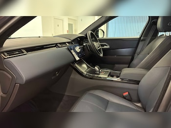 Used Land Rover Range Rover Velar 2026 for sale - 79551833: Photo