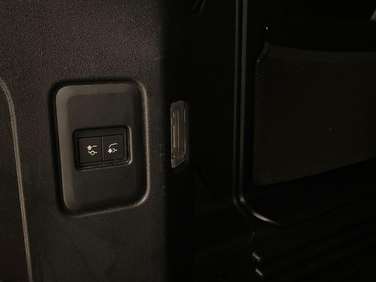 Used Land Rover Defender 2021 for sale - 76324616: Photo 27