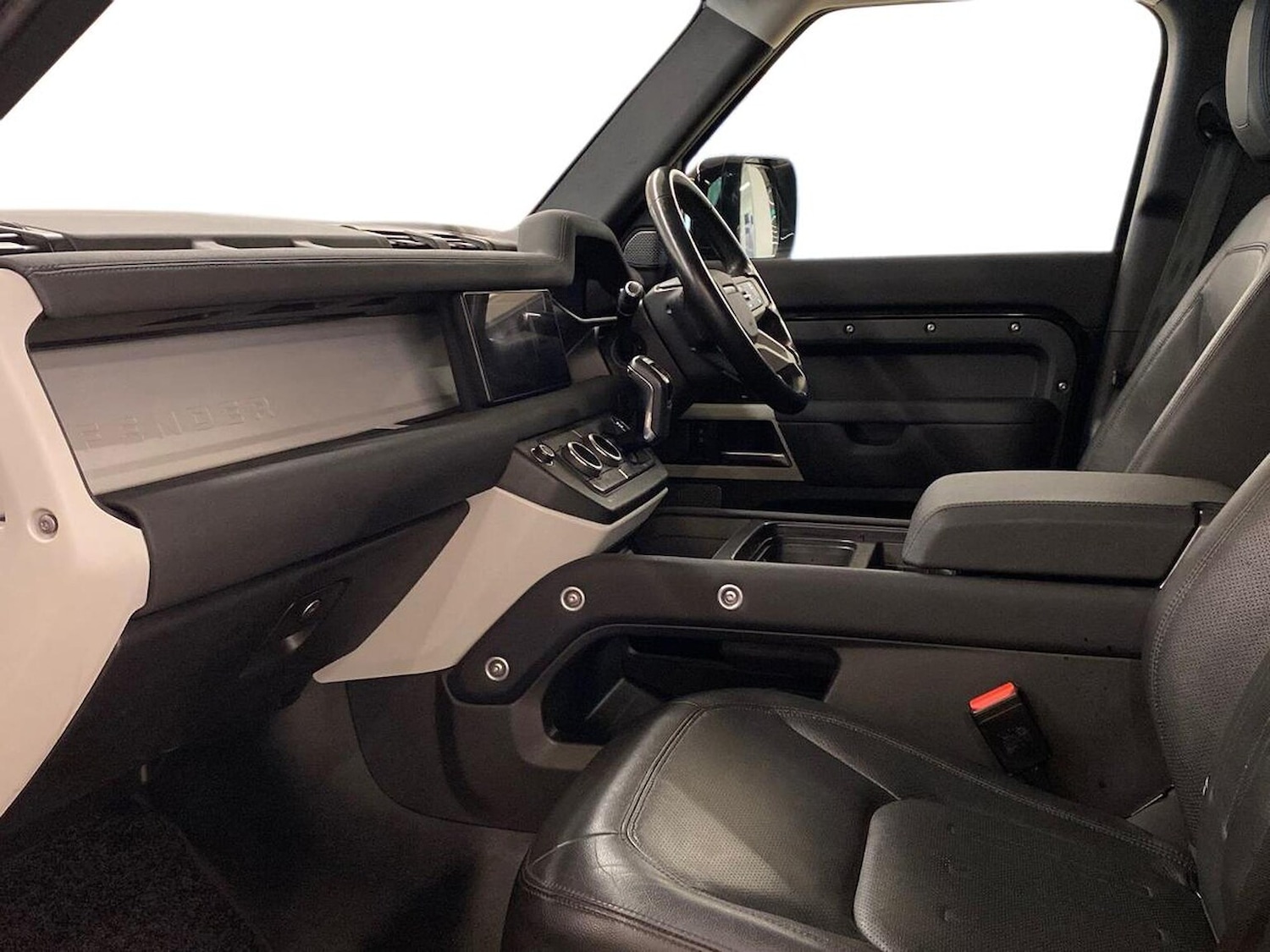 Used Land Rover Defender 2021 for sale - 76324616: Photo 3