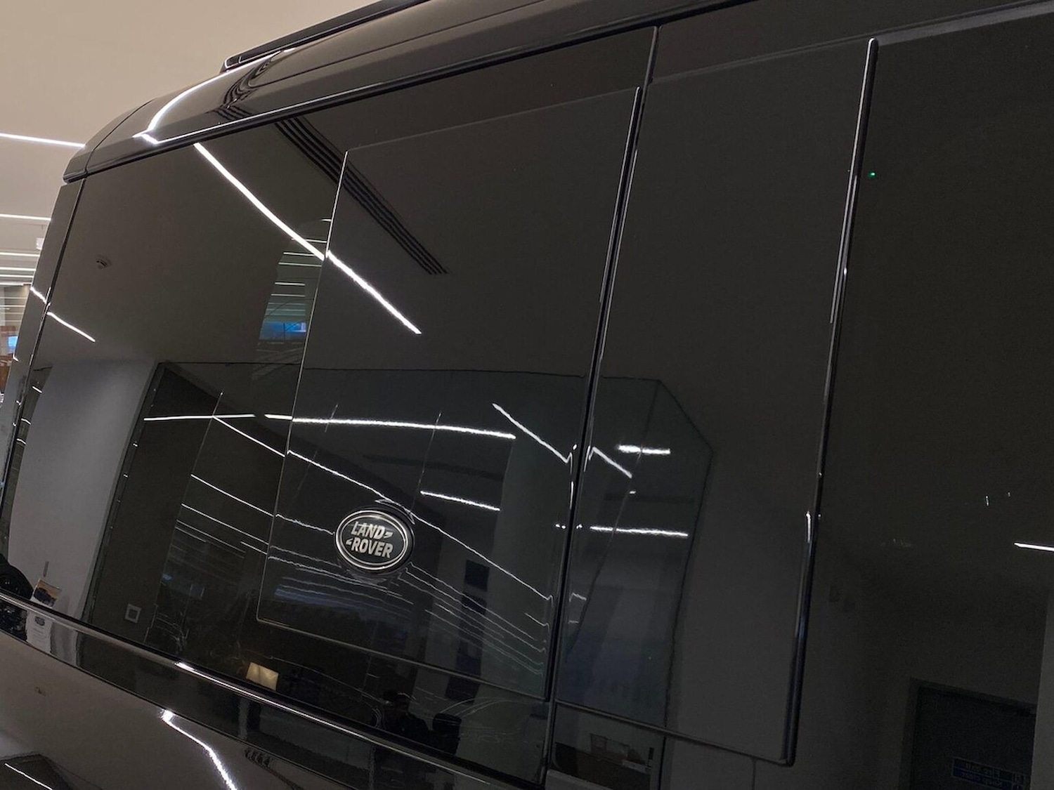 Used Land Rover Defender 2021 for sale - 76324616: Photo 43
