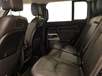 Used Land Rover Defender 2021 for sale - 76324616: Photo