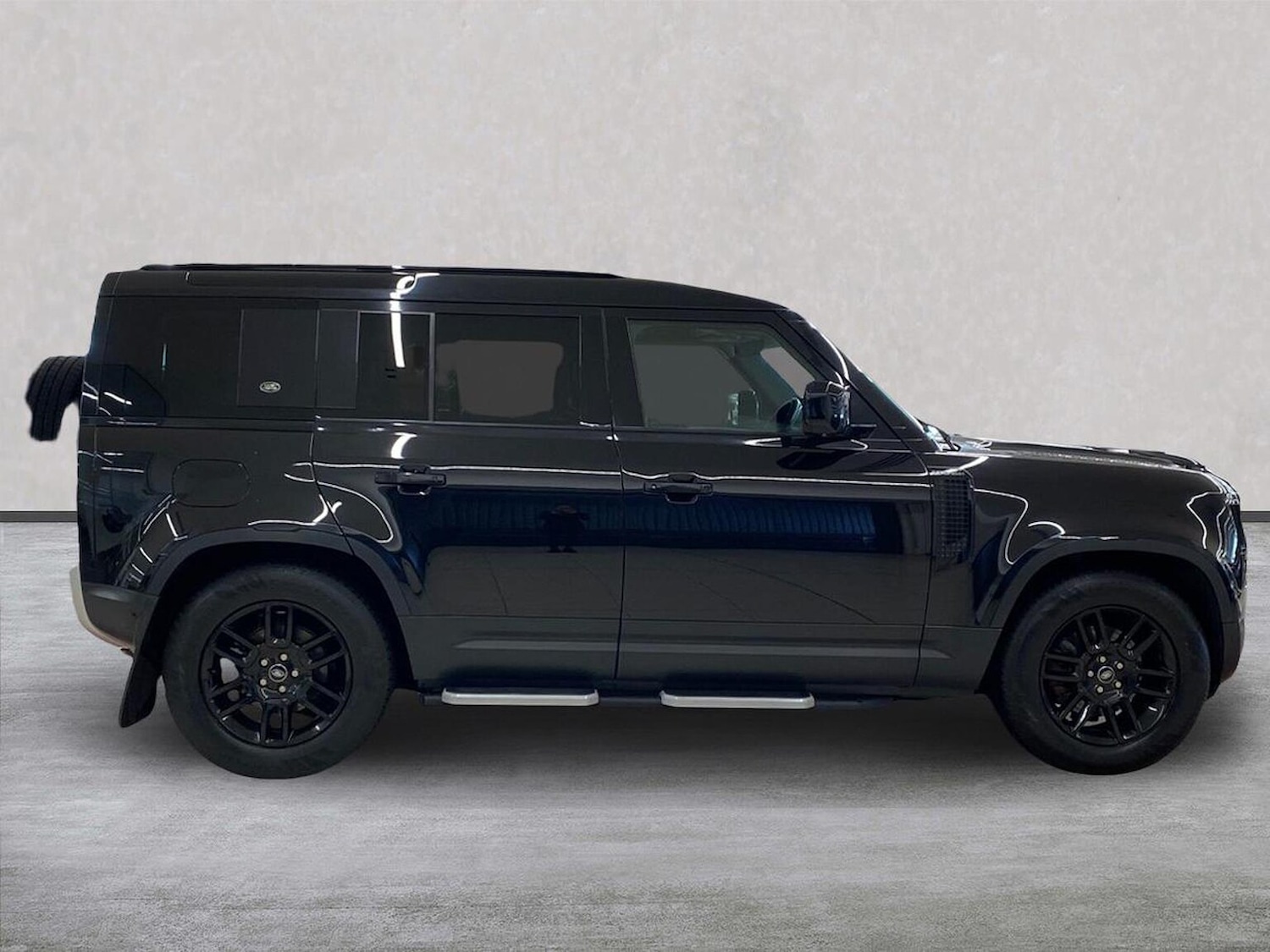Used Land Rover Defender 2021 for sale - 76324616: Photo 5