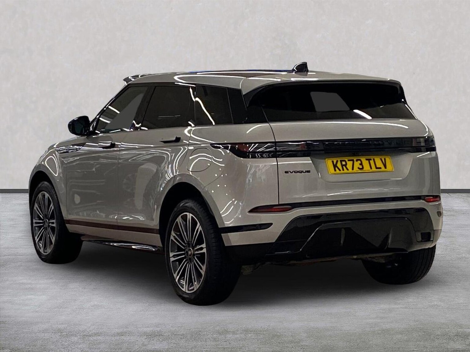 Used Land Rover Range Rover Evoque 2023 for sale - 76324597: Photo 2