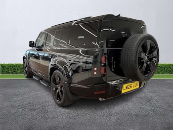 Used Land Rover Defender 2026 for sale - 78670768: Photo