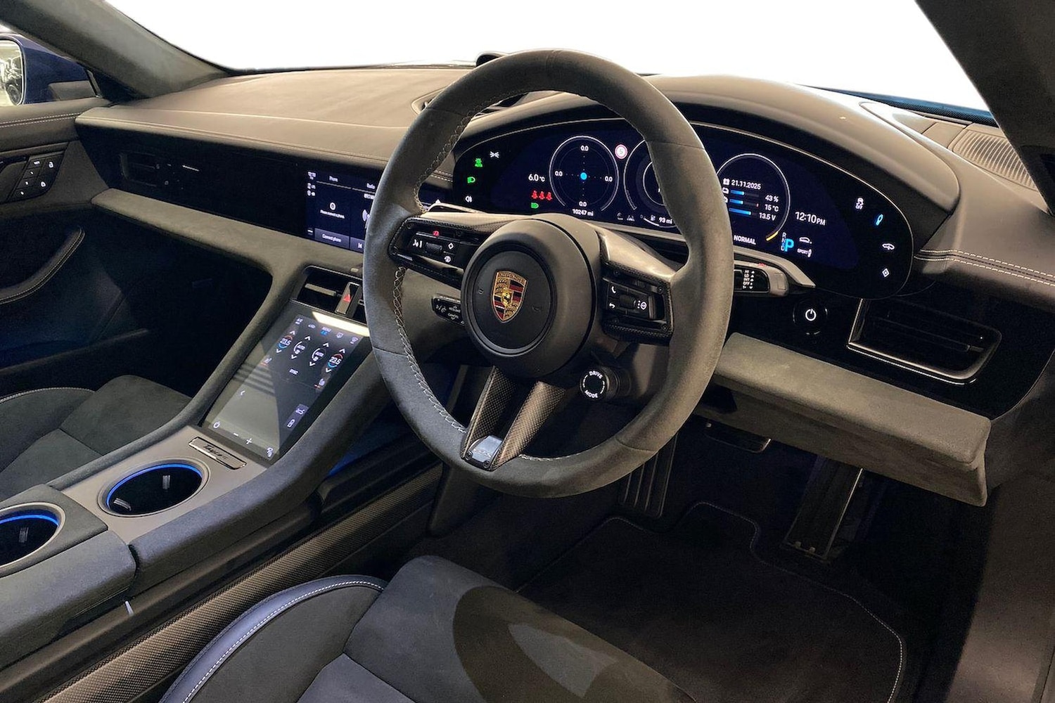 Used Porsche Taycan 2023 for sale - 76699393: Photo 15