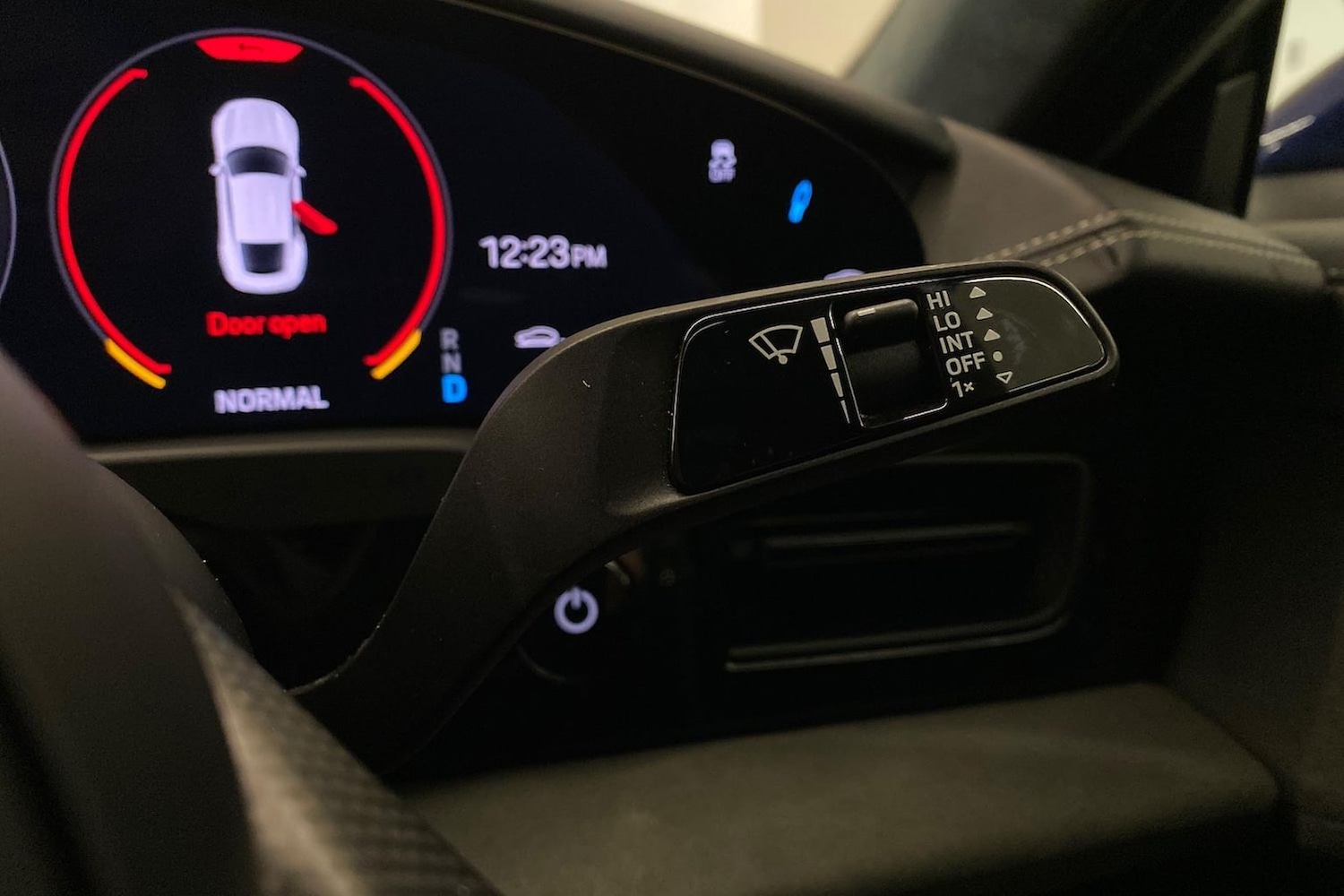 Used Porsche Taycan 2023 for sale - 76699393: Photo 28