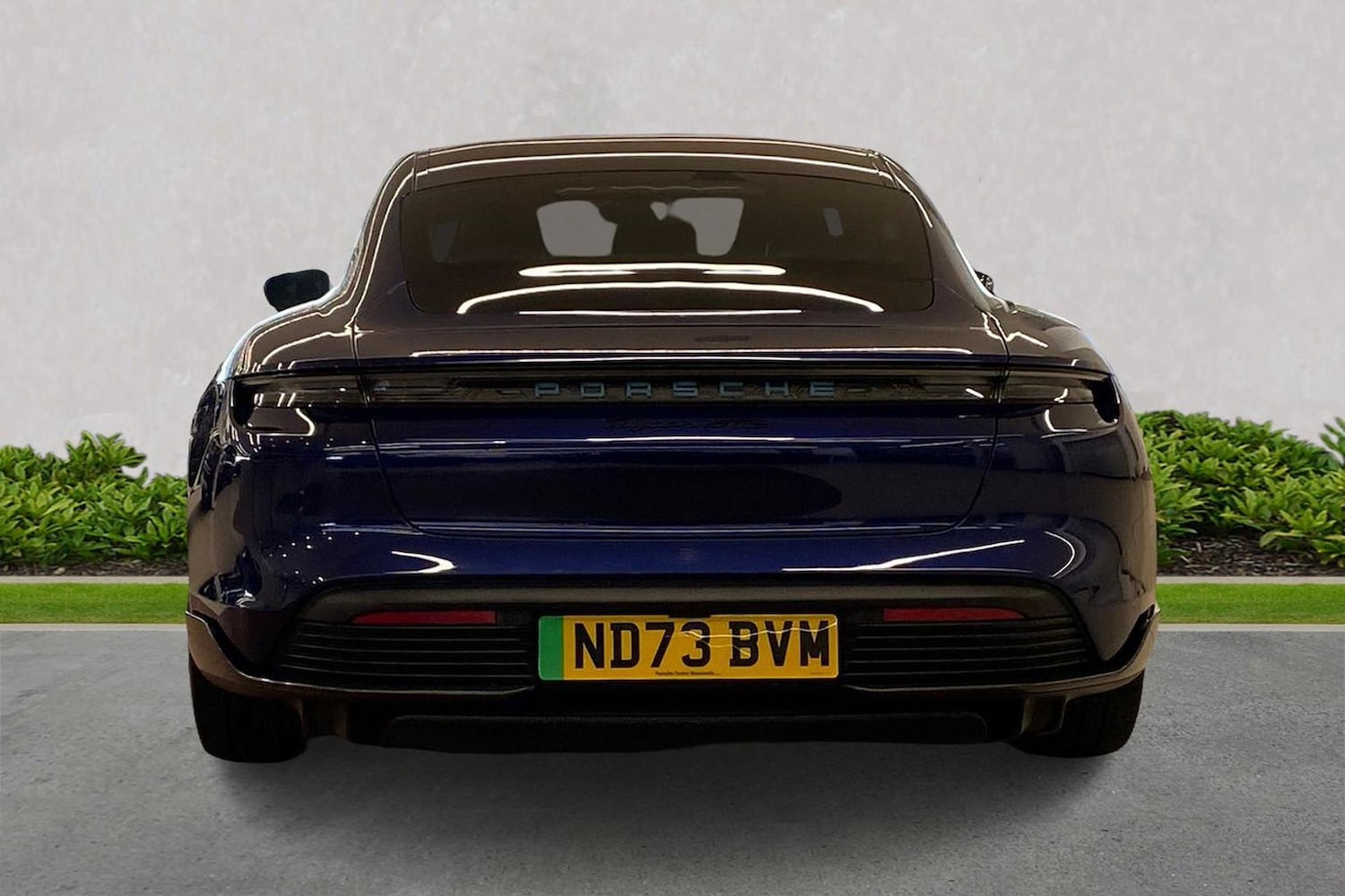 Used Porsche Taycan 2023 for sale - 76699393: Photo 4