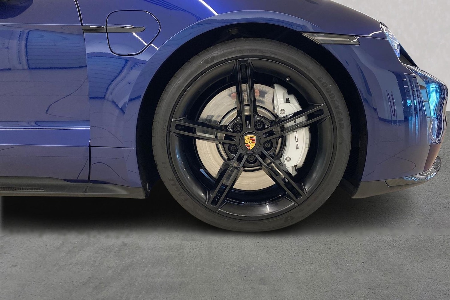 Used Porsche Taycan 2023 for sale - 76699393: Photo 6