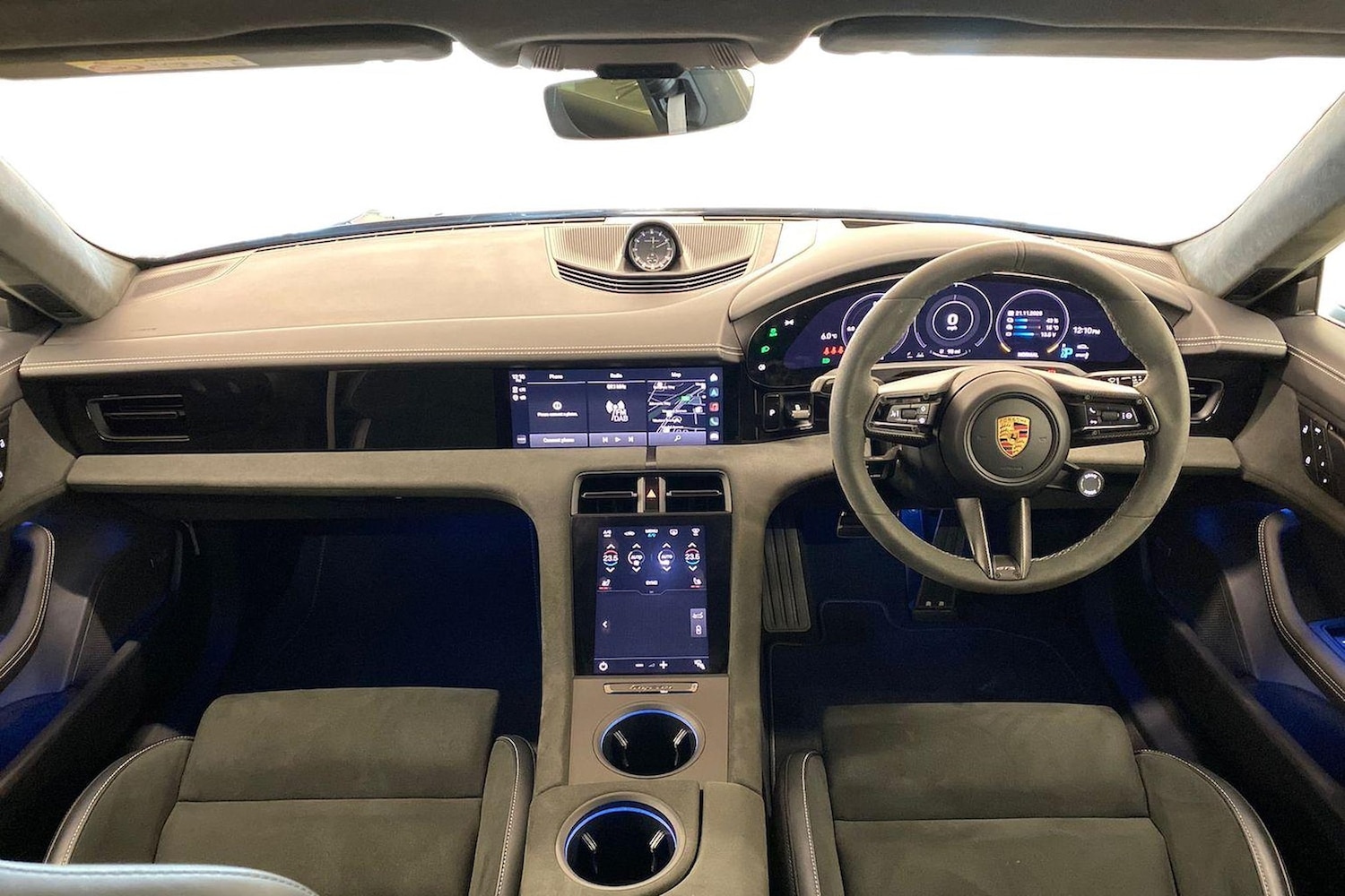 Used Porsche Taycan 2023 for sale - 76699393: Photo 8