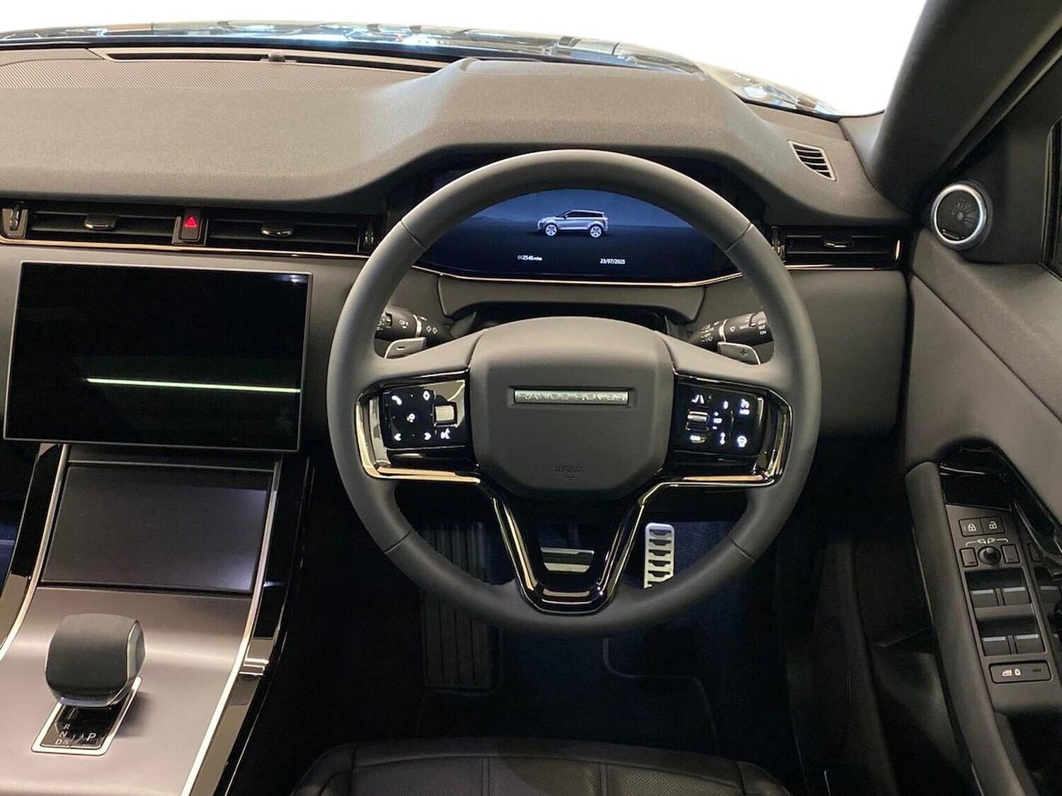 Used Land Rover Range Rover Evoque 2025 for sale - 76082490: Photo 15