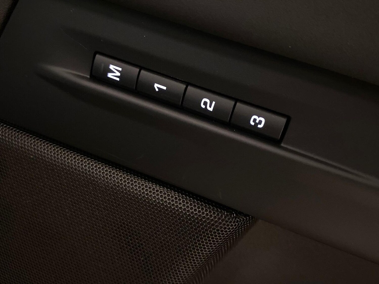 Used Land Rover Range Rover Evoque 2025 for sale - 76082490: Photo 25