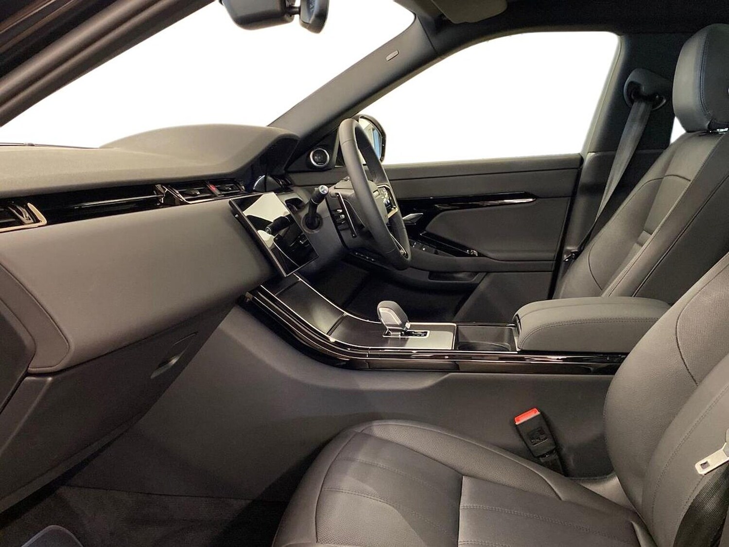 Used Land Rover Range Rover Evoque 2025 for sale - 76082490: Photo 3