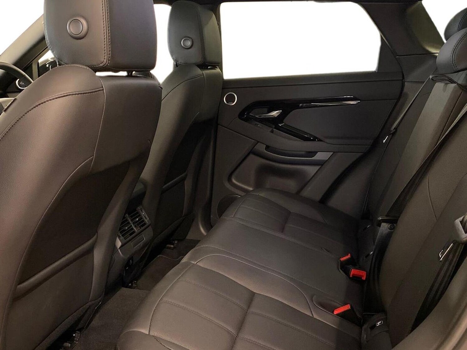 Used Land Rover Range Rover Evoque 2025 for sale - 76082490: Photo 4