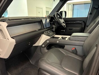 Used Land Rover Defender 2024 for sale - 78427860: Photo